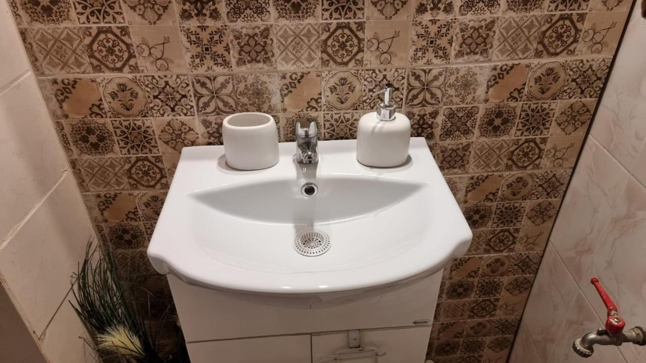 Center كالاماتا المظهر الخارجي الصورة